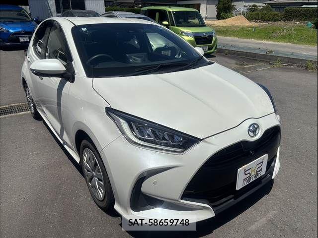 Toyota YARIS 2020-04 7227682-4