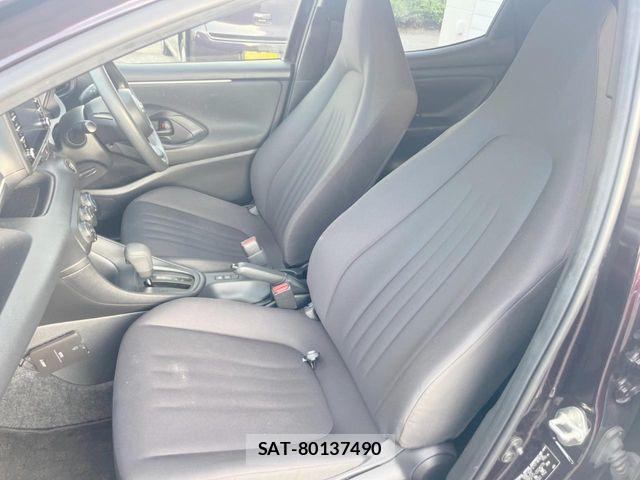Toyota YARIS 2020-04 7252975-8