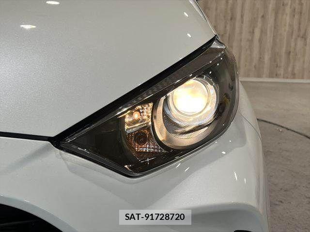 Toyota YARIS 2021-05 7252978-11