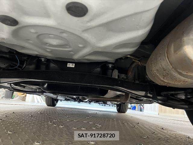 Toyota YARIS 2021-05 7252978-29