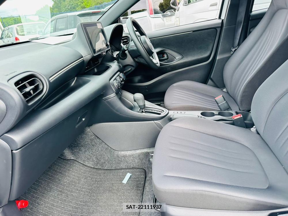 Toyota YARIS 2024 7072729-10