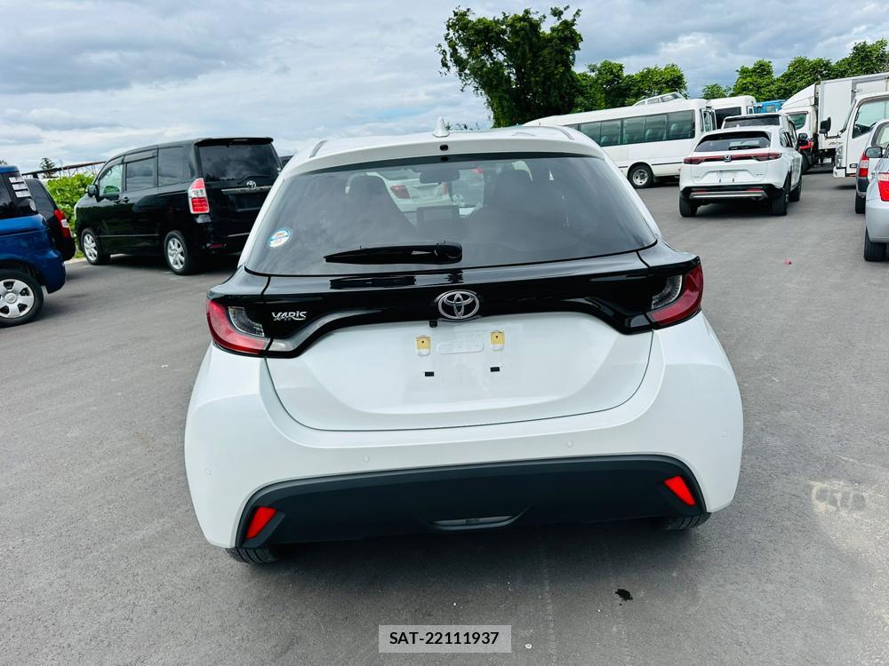 Toyota YARIS 2024 7072729-3