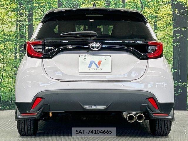 Toyota YARIS 2022-03 7252970-14