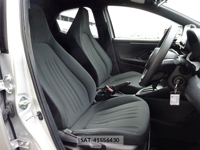Toyota YARIS 2020-07 7252976-15