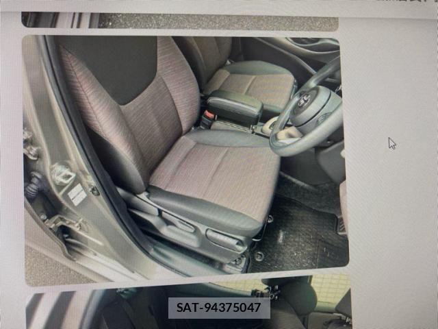 Toyota YARIS 2021-06 7252971-8