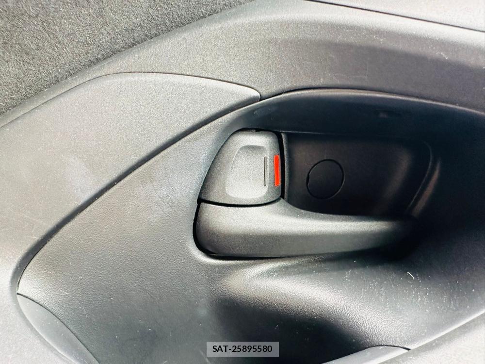 Toyota YARIS 2023 7075124-21