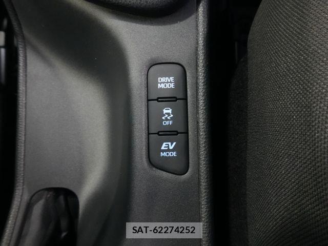 Toyota YARIS 2021-02 7273341-19