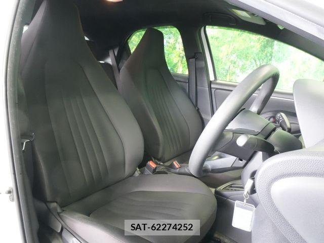 Toyota YARIS 2021-02 7273341-23