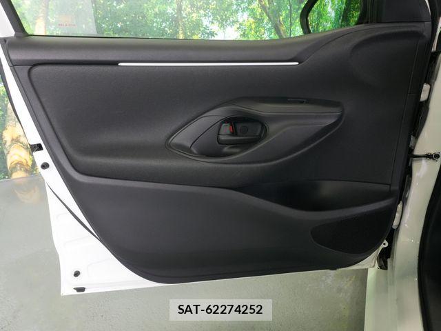 Toyota YARIS 2021-02 7273341-24