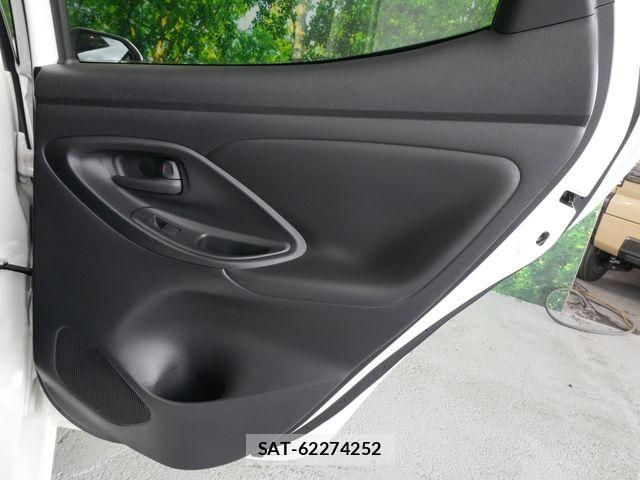 Toyota YARIS 2021-02 7273341-26