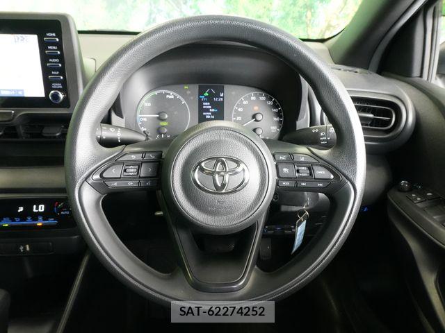 Toyota YARIS 2021-02 7273341-6