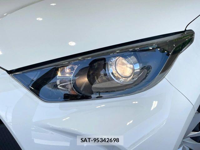 Toyota YARIS 2020-05 7273342-12