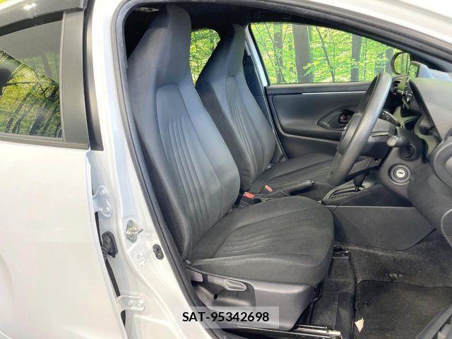 Toyota YARIS 2020-05 7273342-7