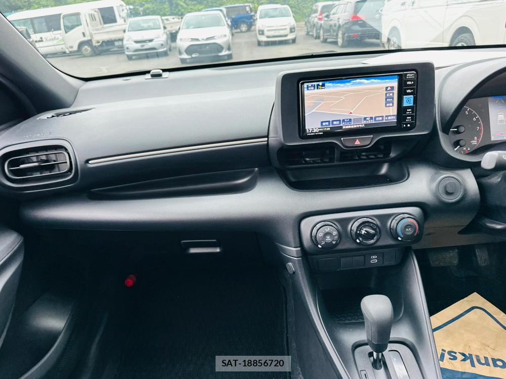 Toyota YARIS 2024 7198146-17