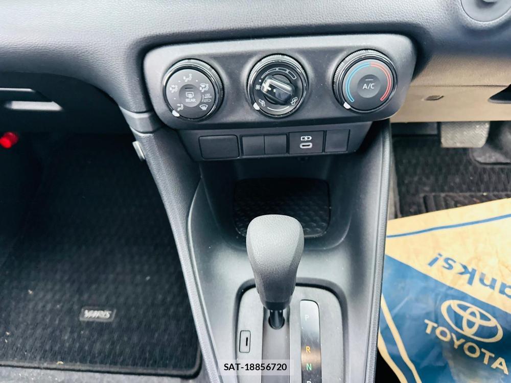 Toyota YARIS 2024 7198146-19