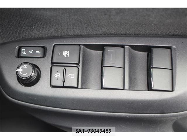 Toyota YARIS 2021-05 7331472-24