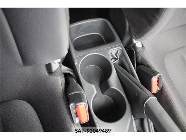 Toyota YARIS 2021-05 7331472-26