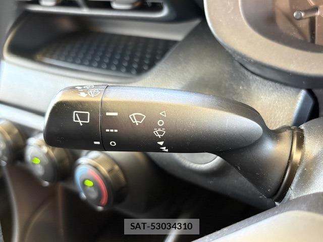 Toyota YARIS 2020-05 7331471-25