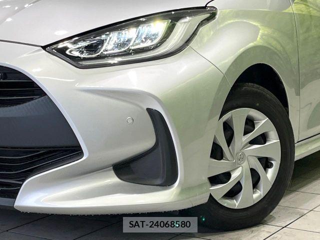 Toyota YARIS 2020-10 7360648-11