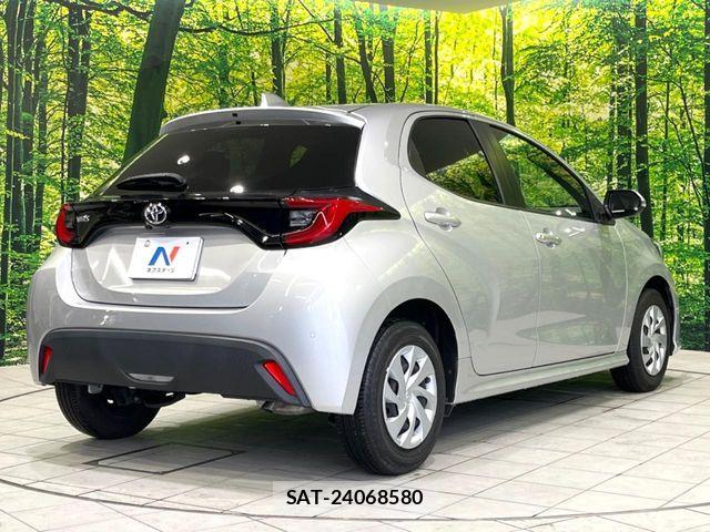 Toyota YARIS 2020-10 7360648-16