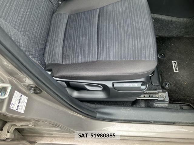 Toyota YARIS 2020-07 7360650-11