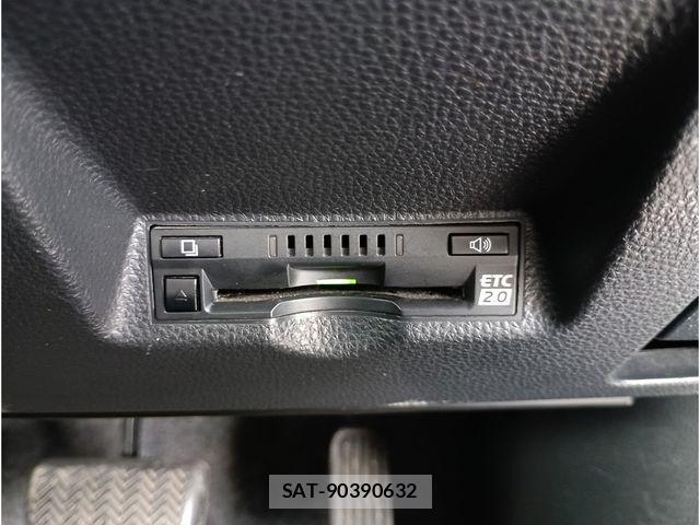 Toyota YARIS 2022-08 7360652-10