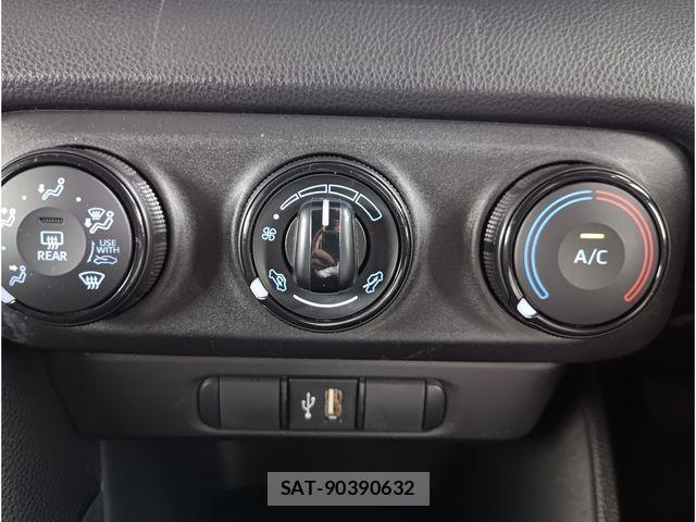Toyota YARIS 2022-08 7360652-12