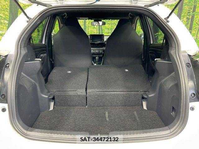 Toyota YARIS 2020-07 7360649-12