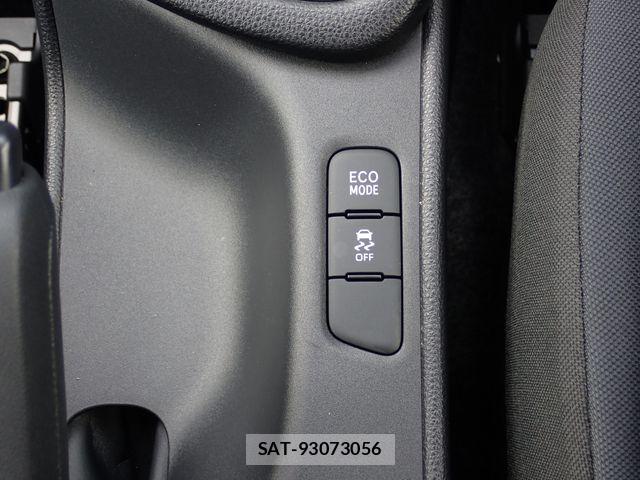 Toyota YARIS 2023-03 7395040-23