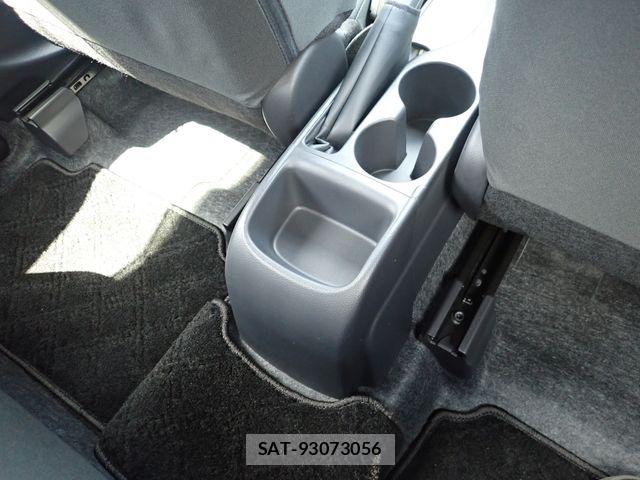Toyota YARIS 2023-03 7395040-25