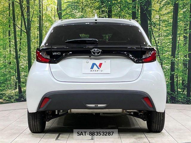 Toyota YARIS 2024-03 7395034-14