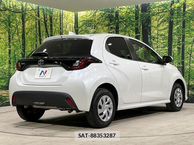 Toyota YARIS 2024-03 7395034-16