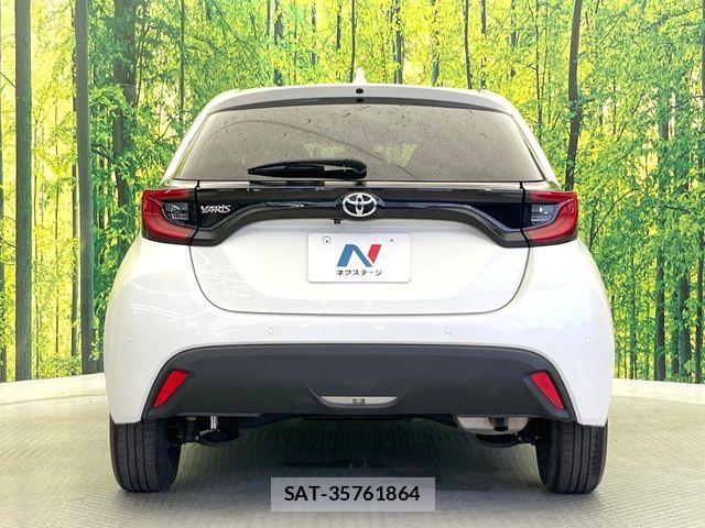 Toyota YARIS 2021-07 7459113-14