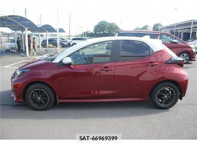 Toyota YARIS 2020-09 7459124-13