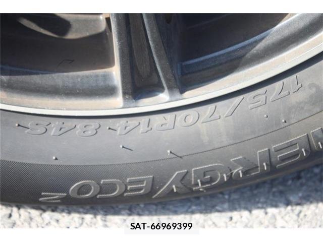 Toyota YARIS 2020-09 7459124-29