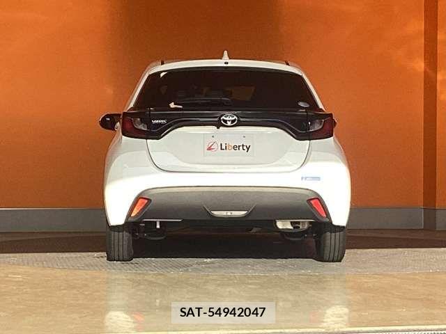 Toyota YARIS 2021-04 7459123-11