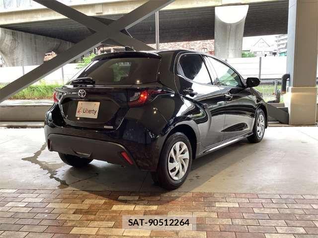 Toyota YARIS 2025-01 7459114-15