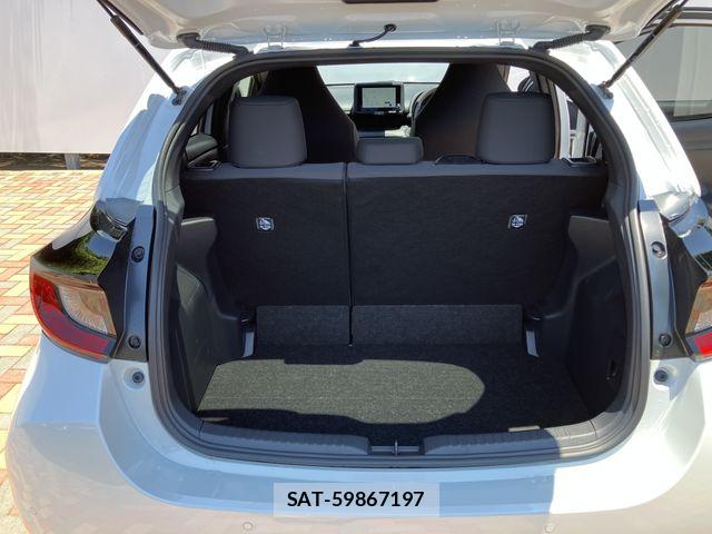 Toyota YARIS 2025-05 7459112-12