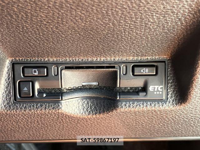 Toyota YARIS 2025-05 7459112-17