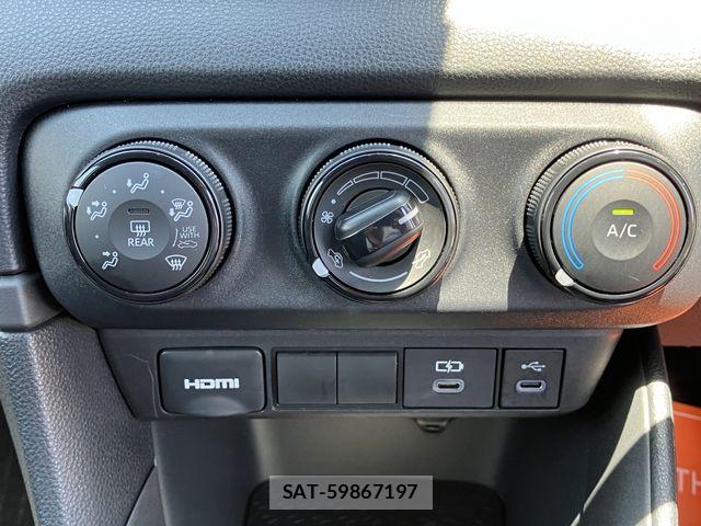 Toyota YARIS 2025-05 7459112-23