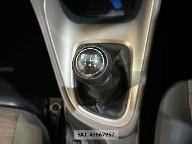 Toyota YARIS 2021-12 7459122-24