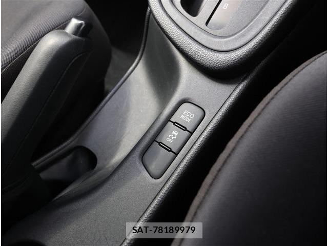 Toyota YARIS 2023-01 7459118-8