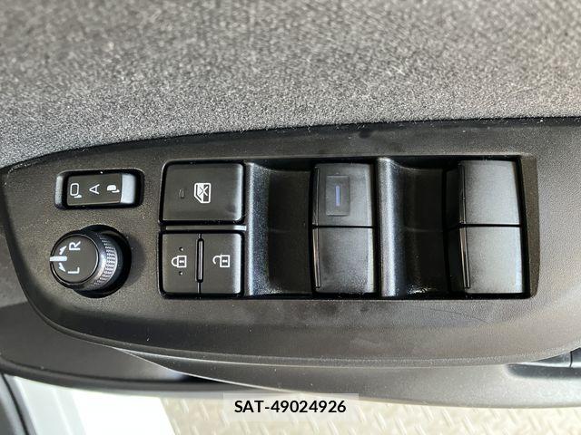 Toyota YARIS 2021-02 7459119-16