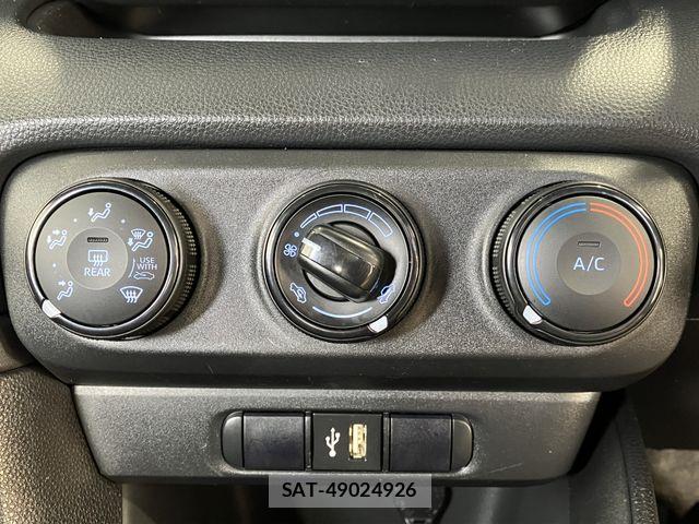 Toyota YARIS 2021-02 7459119-17