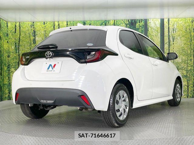 Toyota YARIS 2020-07 7459121-16