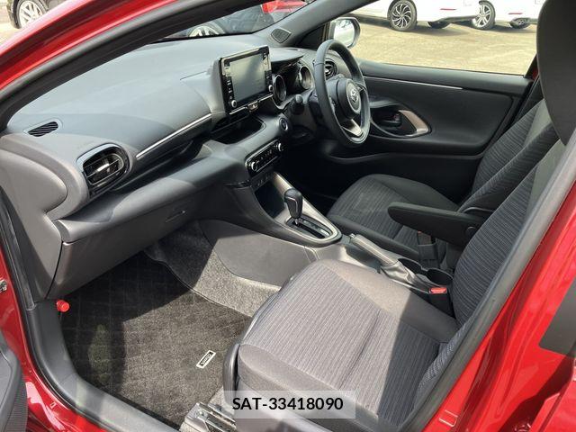 Toyota YARIS 2020-12 7459117-11