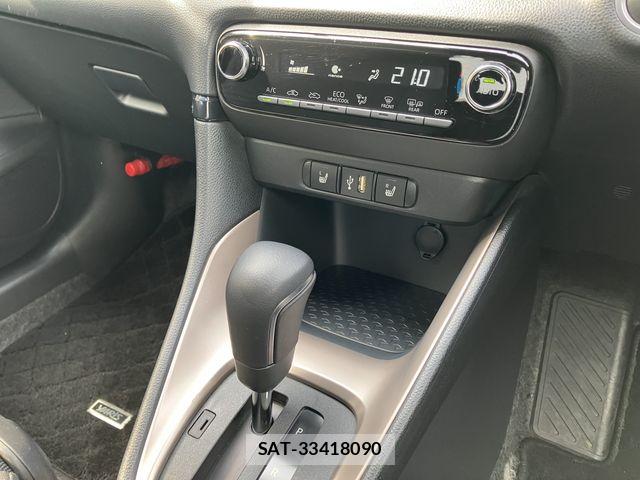 Toyota YARIS 2020-12 7459117-19