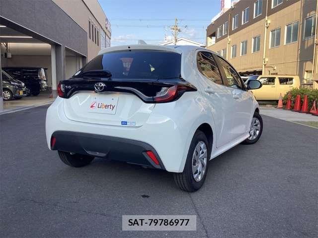 Toyota YARIS 2021-04 7459120-4
