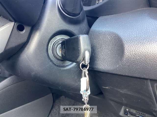 Toyota YARIS 2021-04 7459120-6