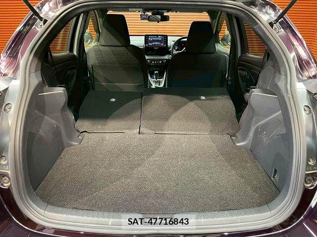 Toyota YARIS 2020-04 7504086-19